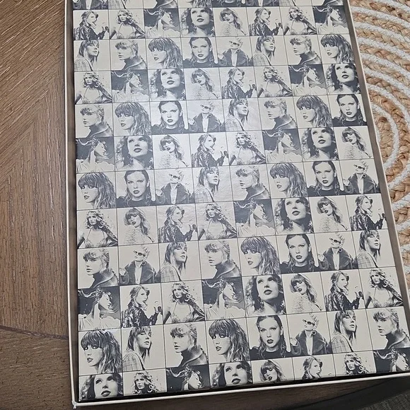 Taylor Swift Eras Tour VIP Box - Picture 5 of 6